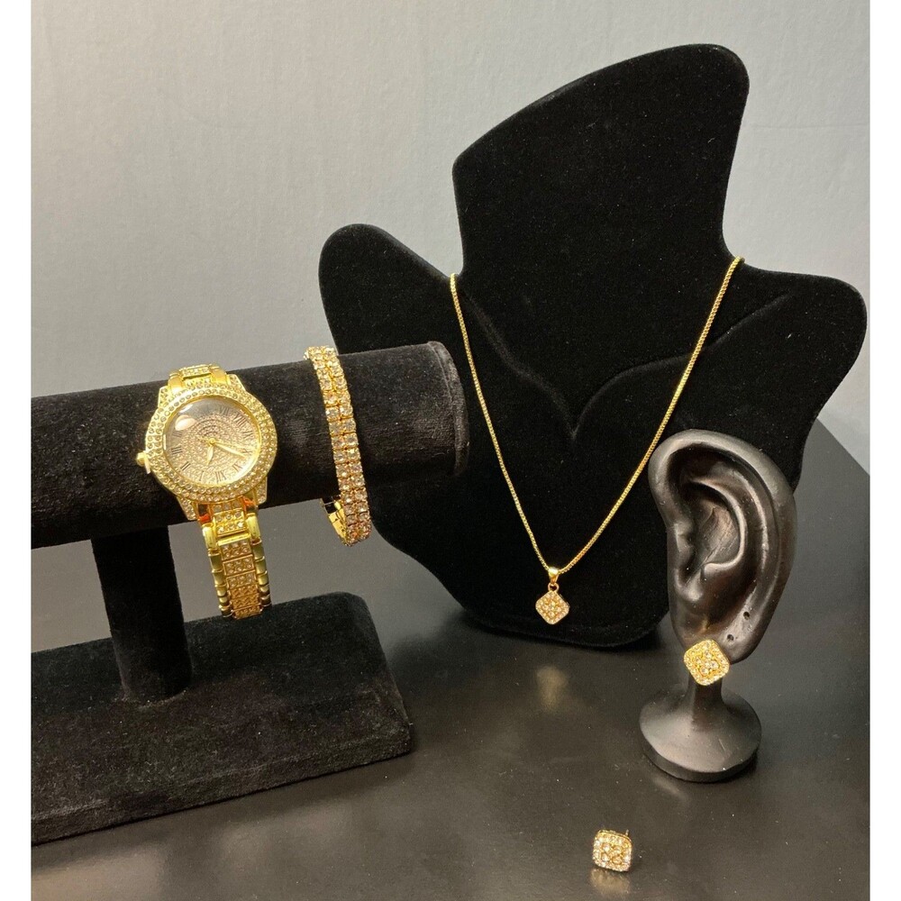 Women Gold Tone Four Piece Jewelry Set Lot Teen New